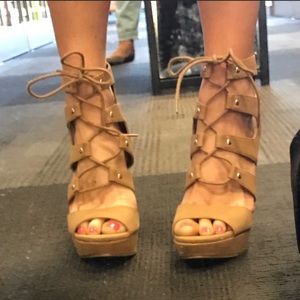 chinese laundry wedges dsw